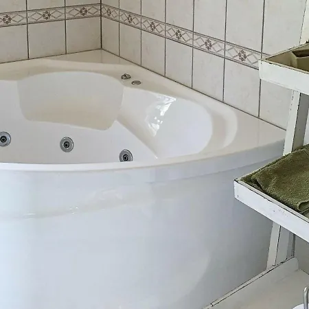 6 Person In Rodby-by Traum Rødby