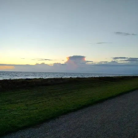 6 Person In Rodby-by Traum